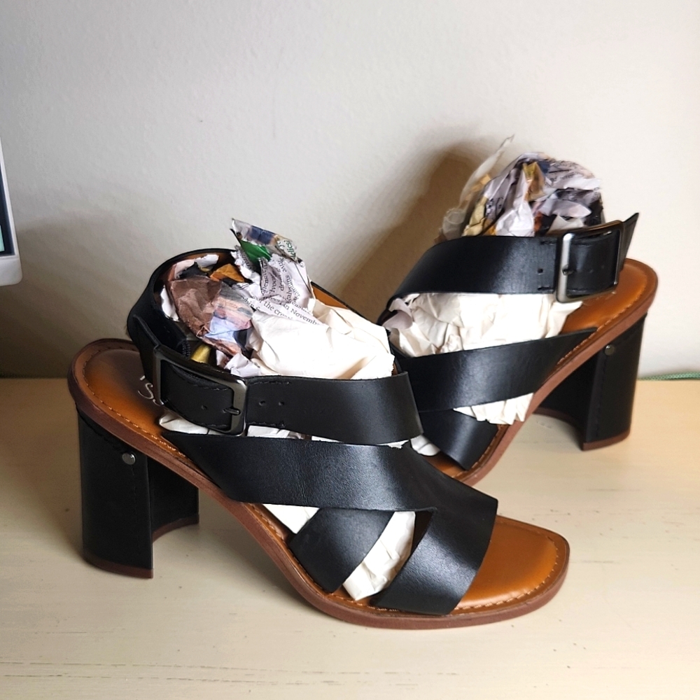 Franco Sarto- Black  Leather strap sandals. EUC